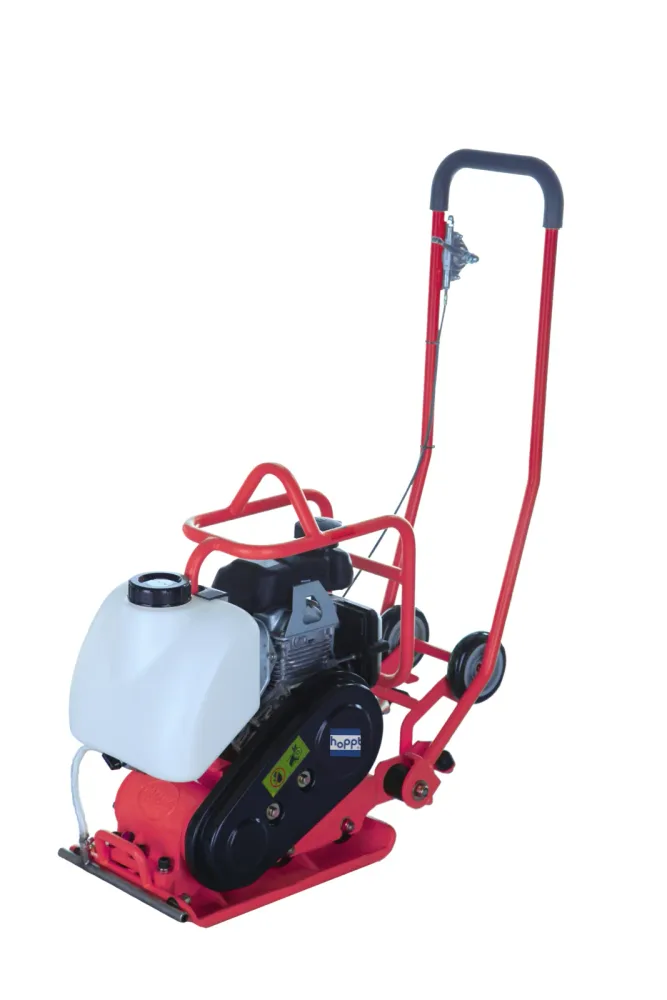 CPT40W vibratory forward plate compactor with water tank — three-quarter view